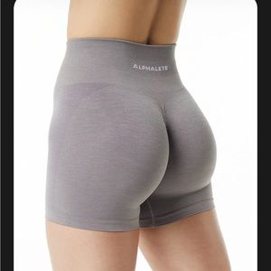 Amplify short 4.5” storm grey size S